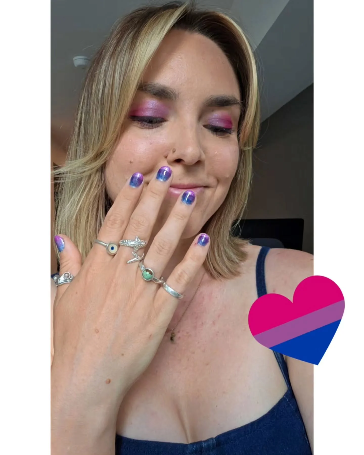 Just a bi girl trying to be more visible, because maybe if I had seen more representation, it wouldn't have taken me more than 30 years to figure it out that I wasn't straight.......

Happy Bisexual Visibility Day 🩷💜💙

I love being bi, and the lon