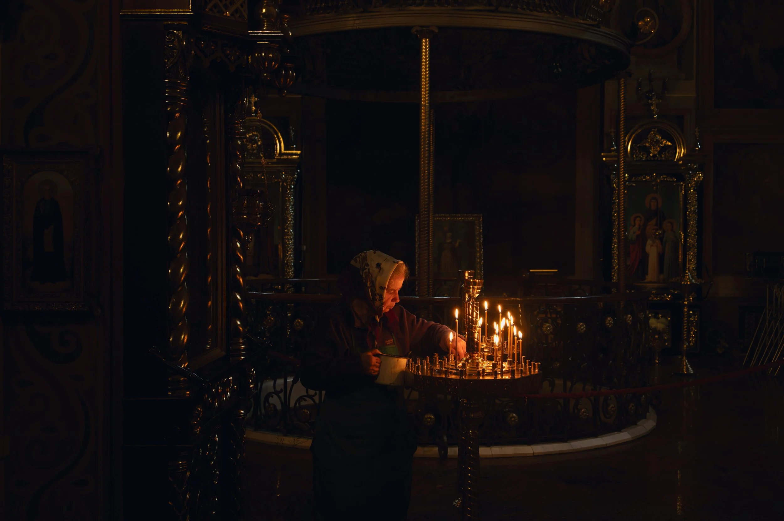 VIGIL IN THE GOLDEN DOME | 13 x 9 inches | 2026