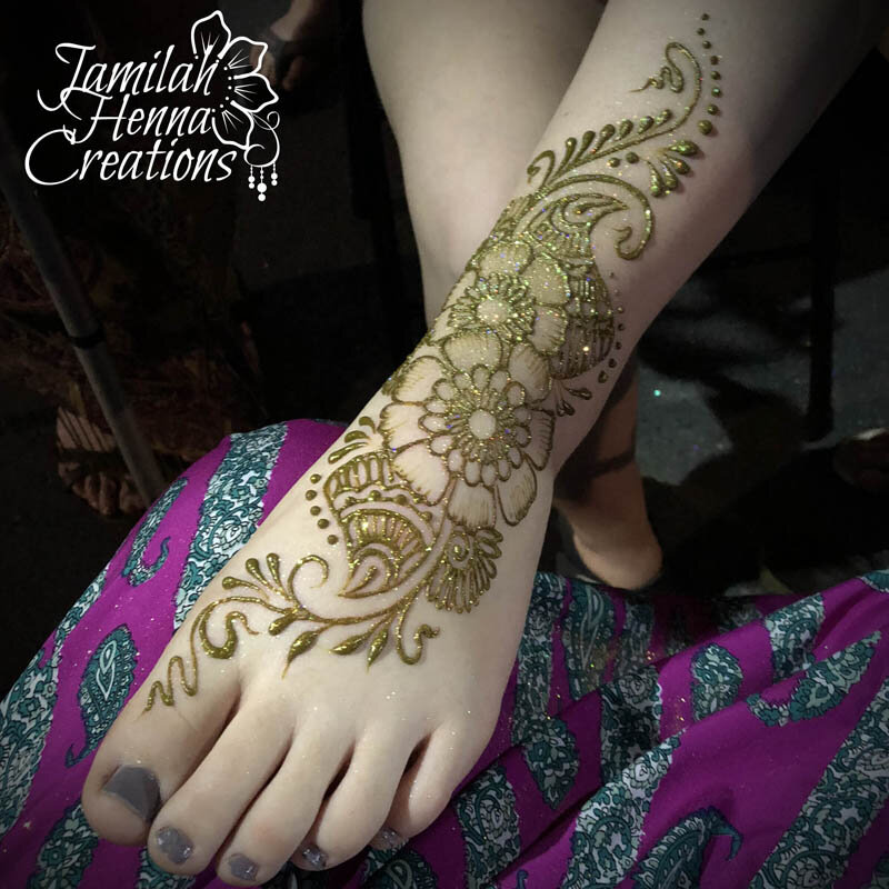 simple bridal henna feet