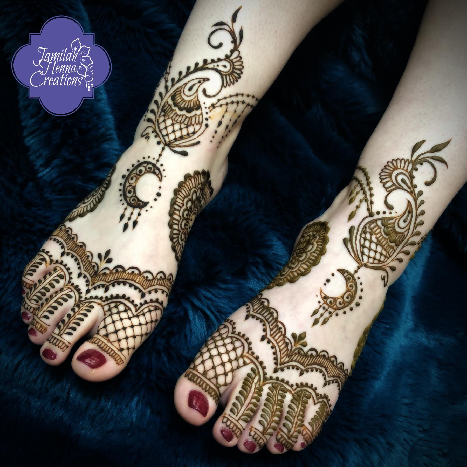 moon bridal henna feet
