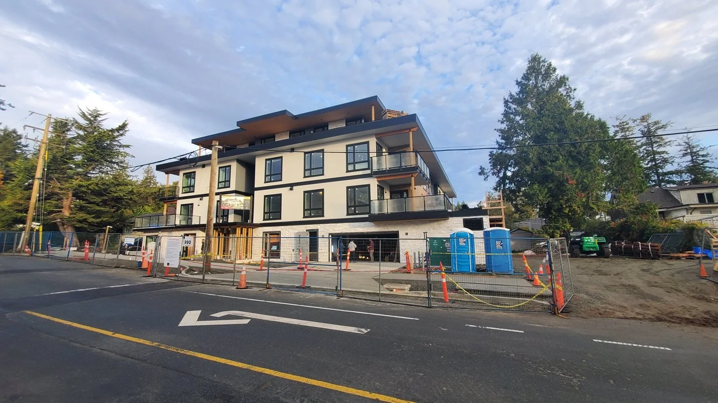 We're so excited to see the Tides at Cordova Bay getting close to completion! 
#underconstruction #bcarchitecture #cordovabay