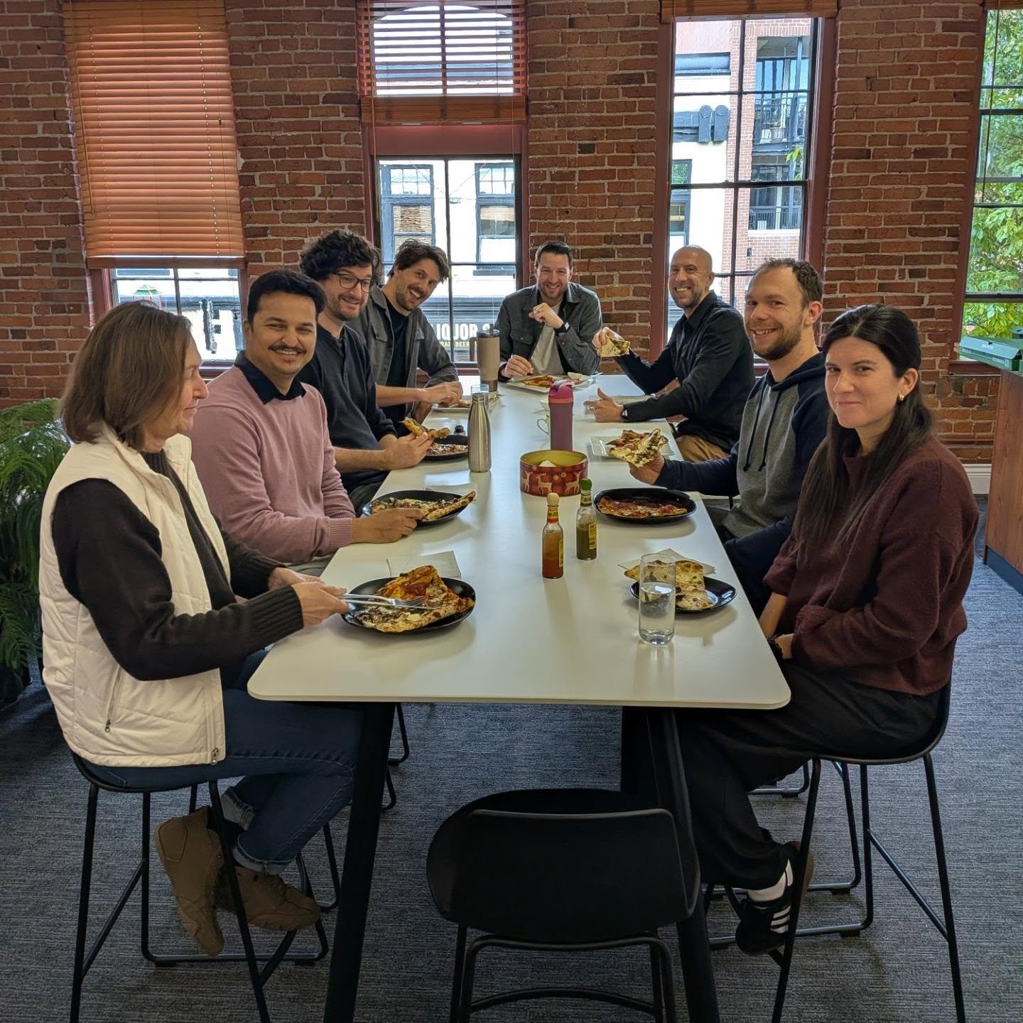 A small slice 🍕 of appreciation for a team that's been crushing it lately! So grateful for all their hard work! 

#pizzaparty #pizzagardenvictoria #teamwork