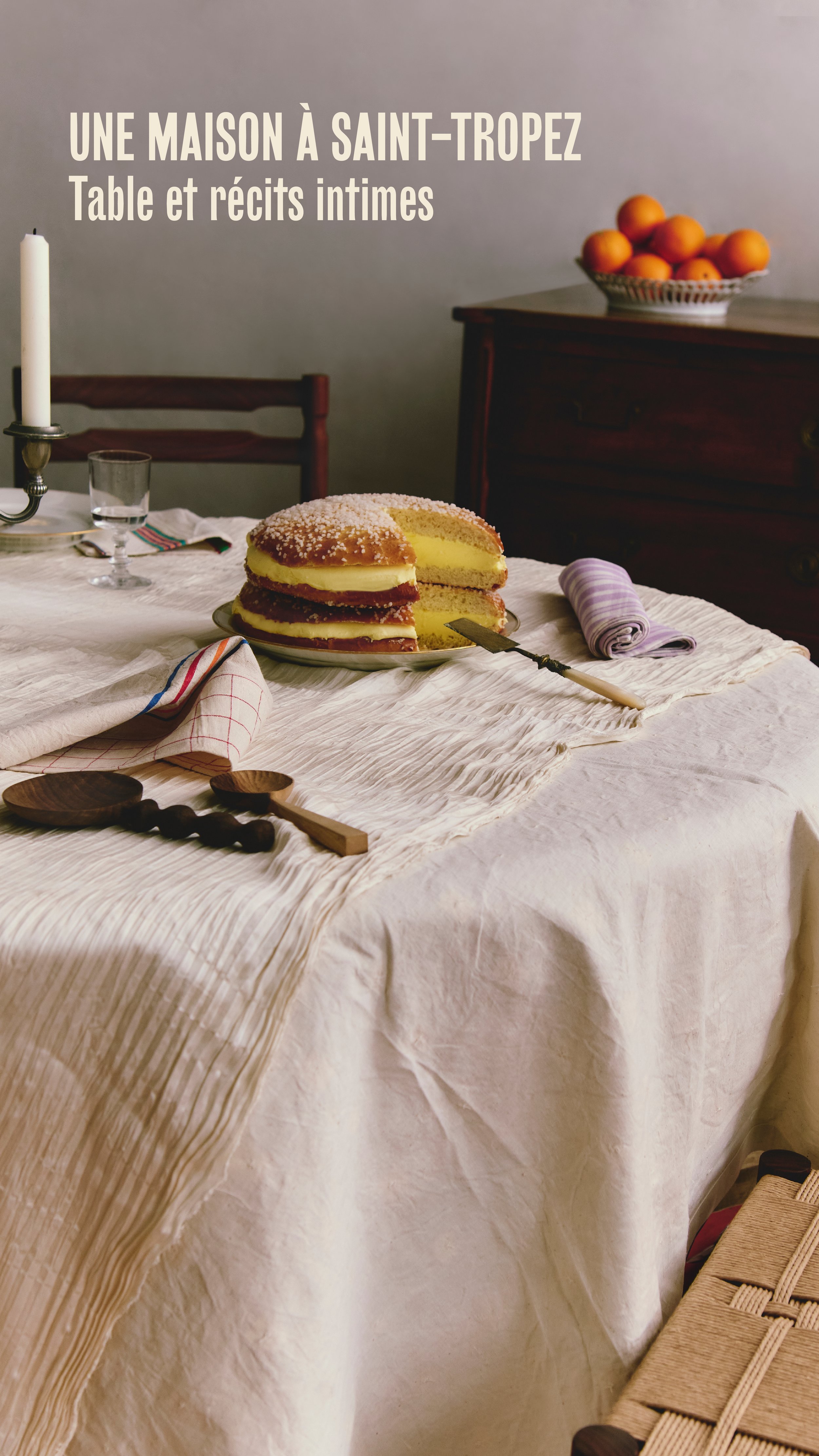Participation à l'Exposition Collective : Une Maison à Saint-Tropez, Table et Récits Intimes