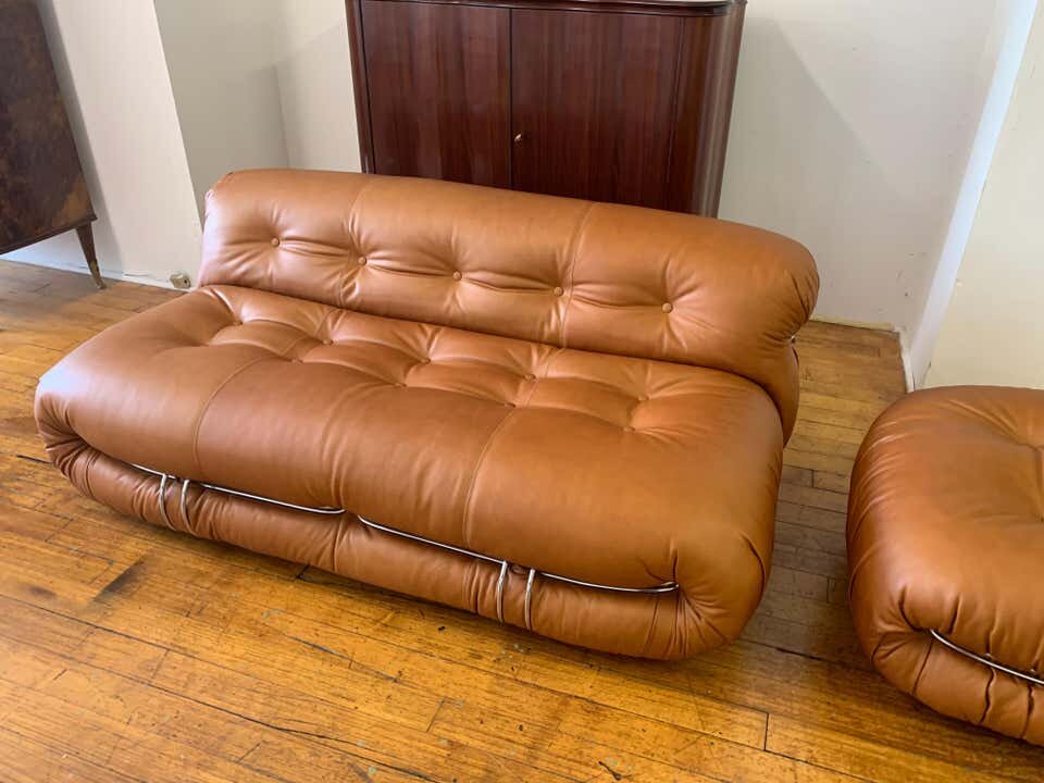 Vintage Soriana Sofa and Ottoman in cognac leather | sofa detailed image