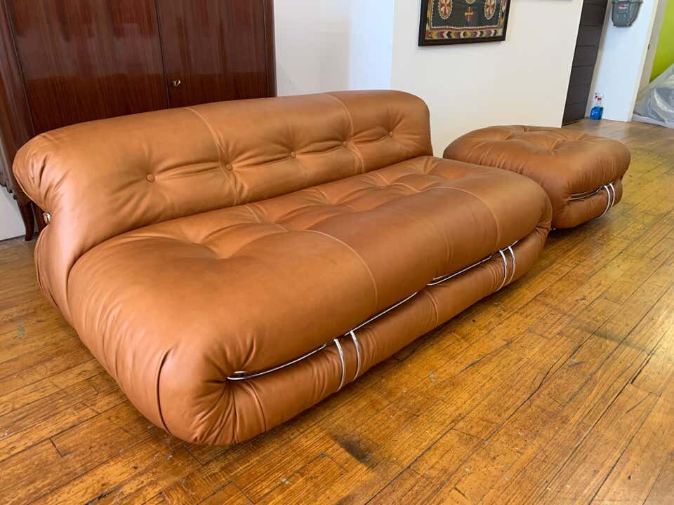 Vintage Soriana Sofa and Ottoman in cognac leather | side view of the sofa leather and folds