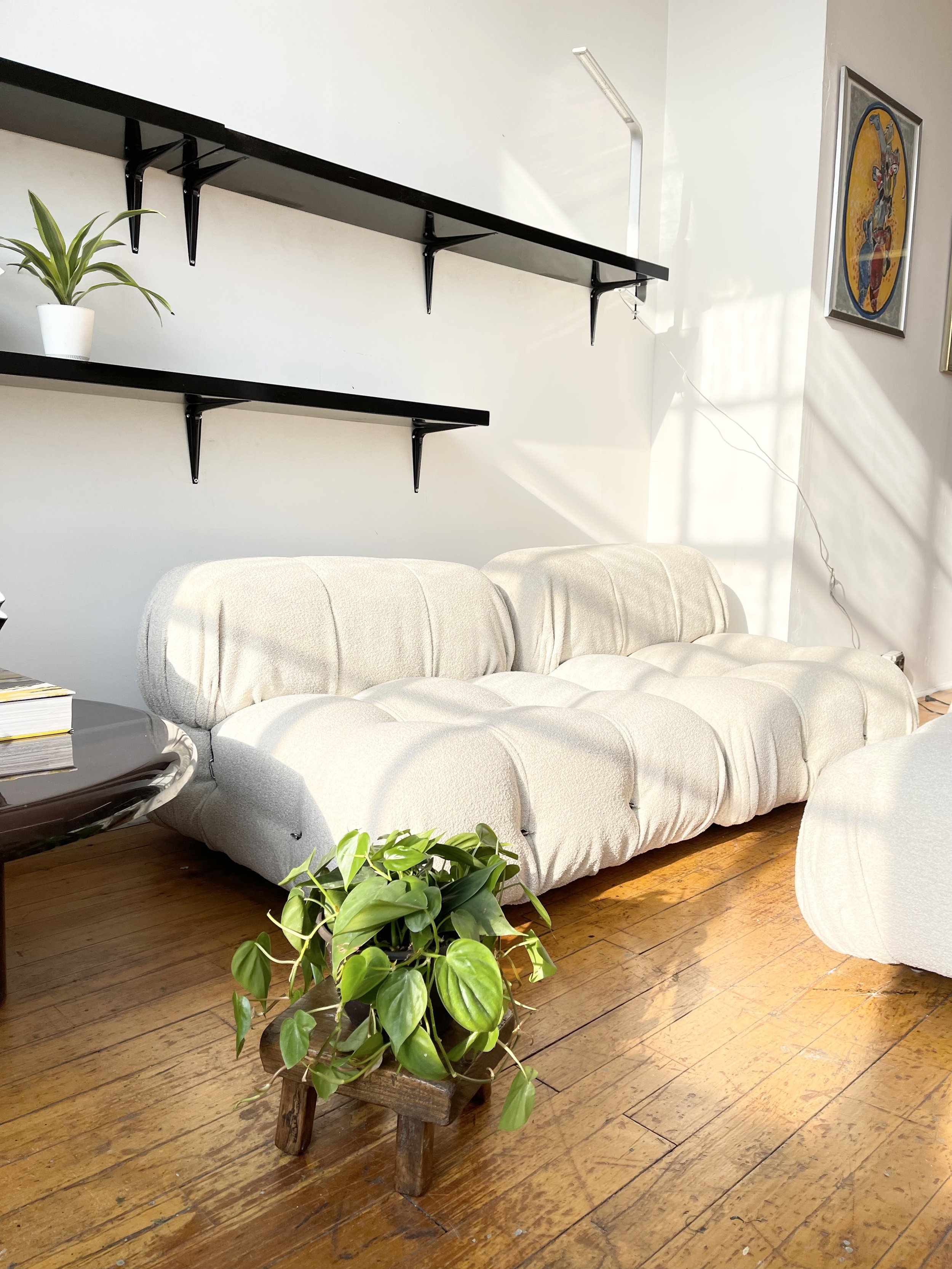 Vintage Camaleonda Sofa design Mario Bellini for B&B Italia off-white boucle - image with sun light