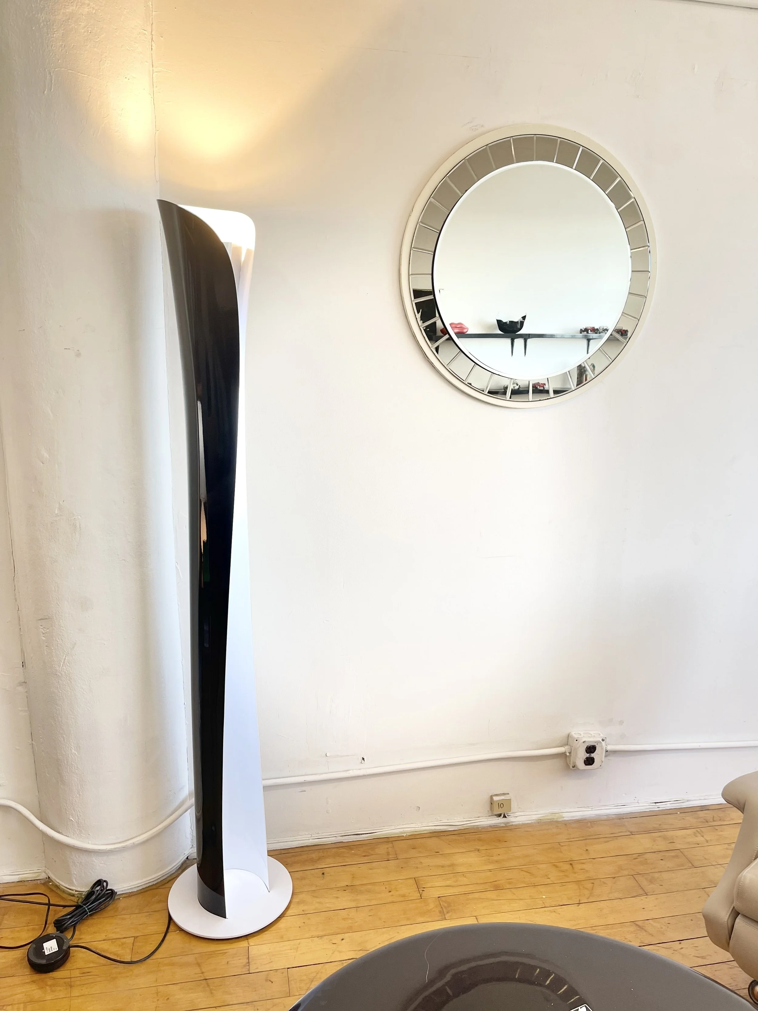 Italian Mid Century Mirrors Cristal Art | with lamp