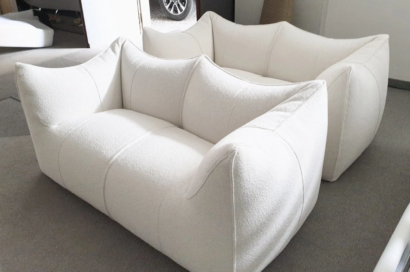Vintage Mario Bellini Le Bambole Sofas White Boucle B&B Italia | two bambole sofas