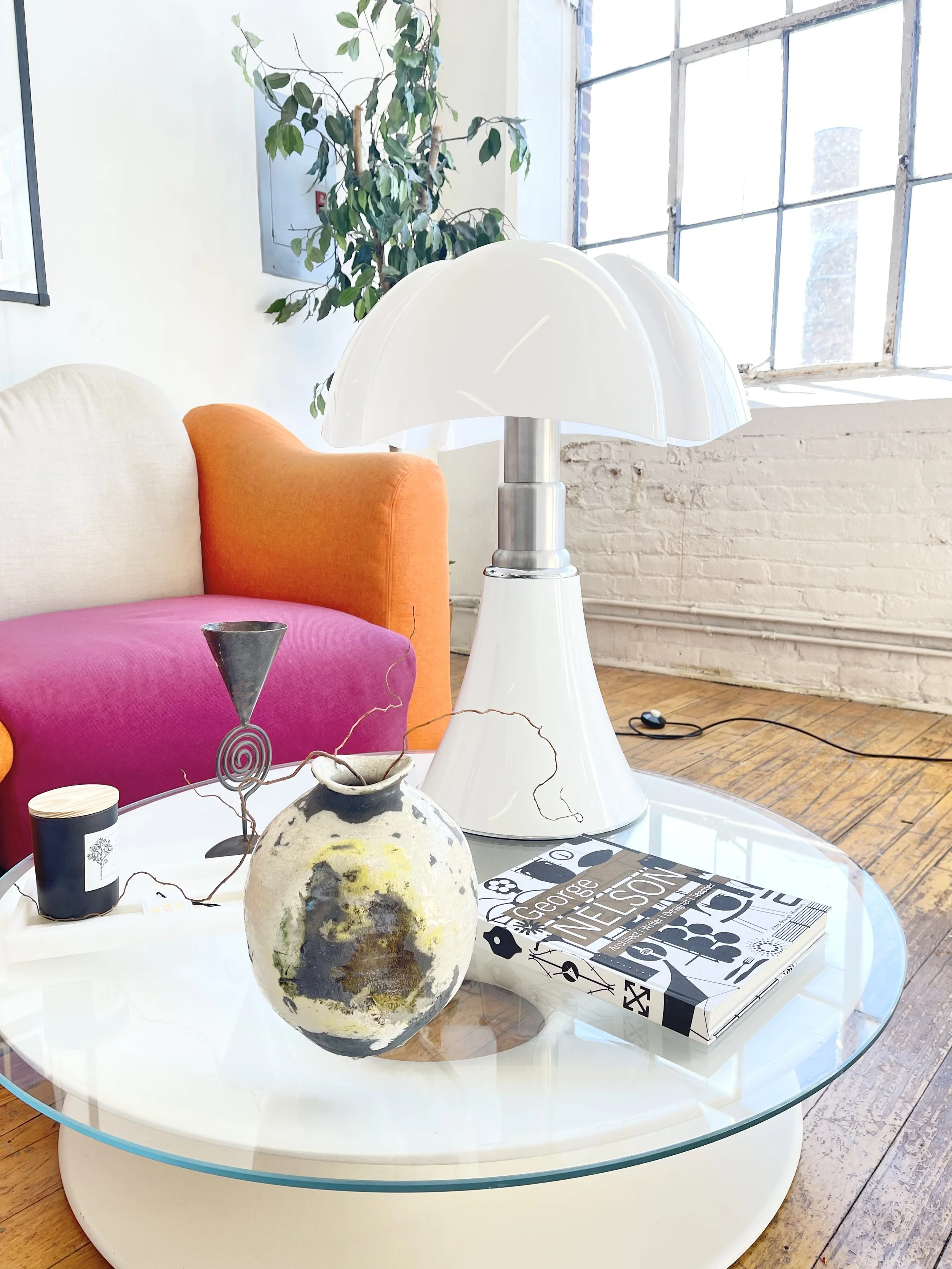 Gae Aulenti Pipistrello Lamp White Large00001.jpeg