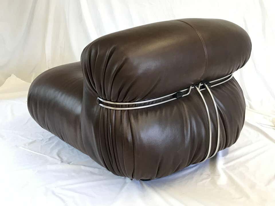 Vintage Soriana Cassina Lounge Chairs Brown Leather 1970s - back view profiling the structure and the metal