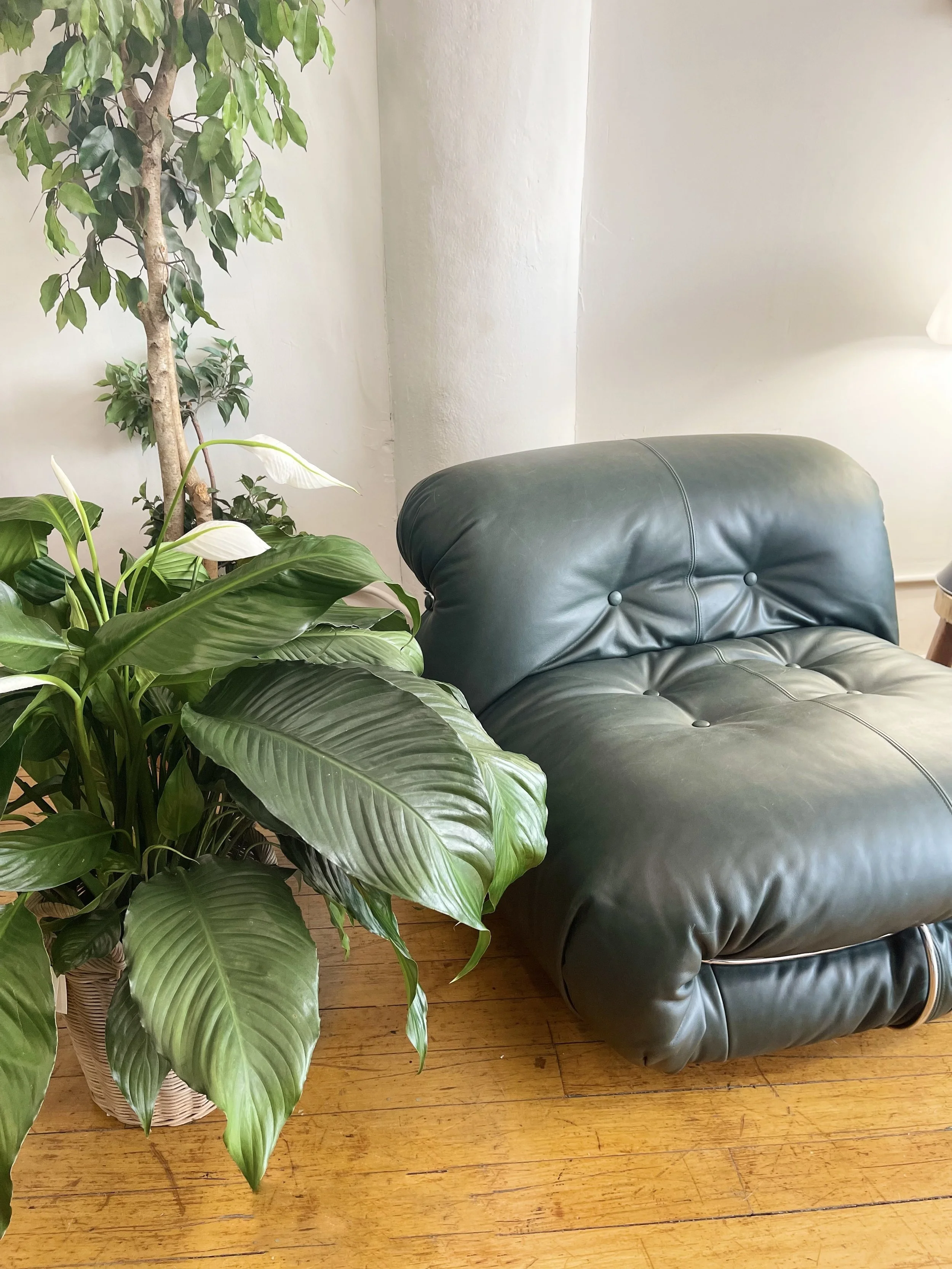 Vintage Soriana Chair Cassina 5102 side view