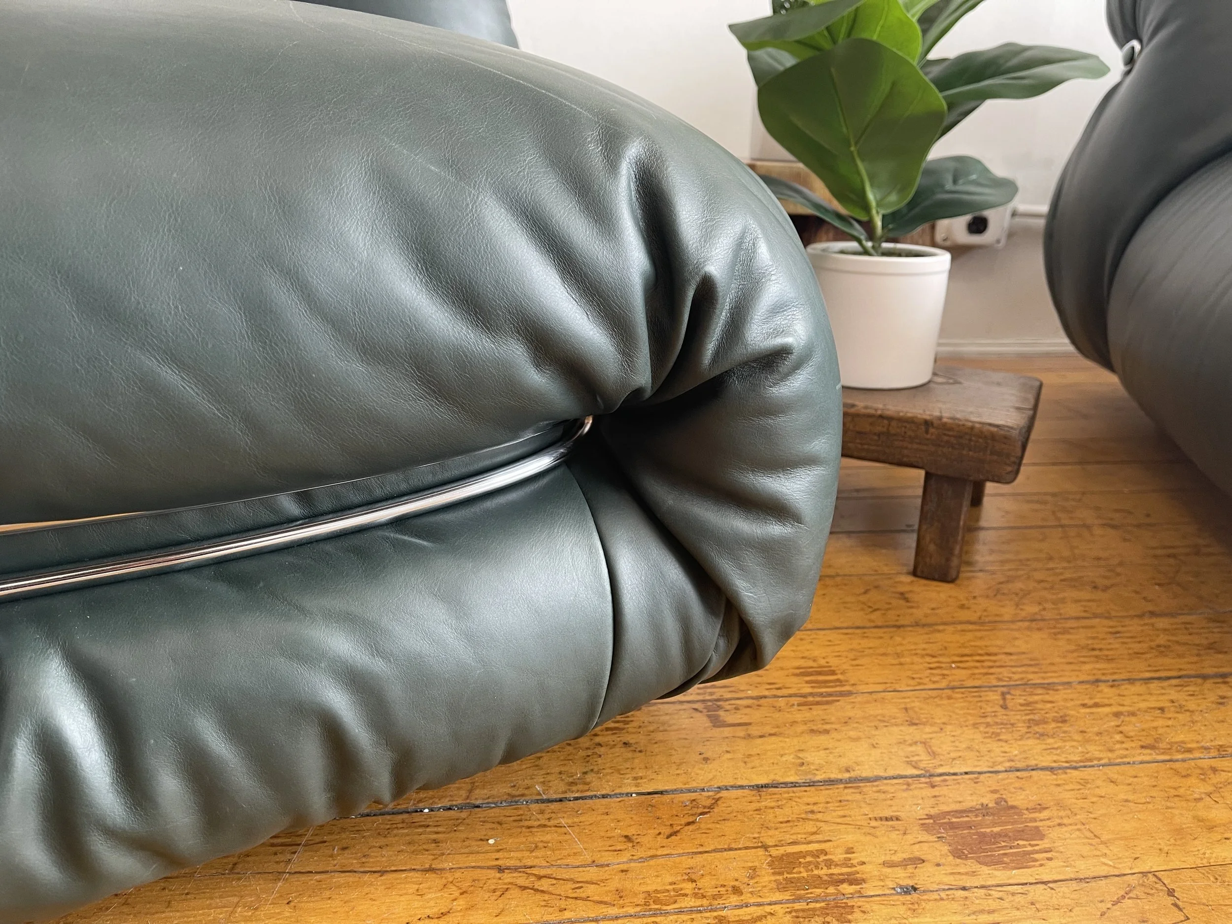 Soriana Vintage Chair Design Tobia Scarpa 5112 tufted leather