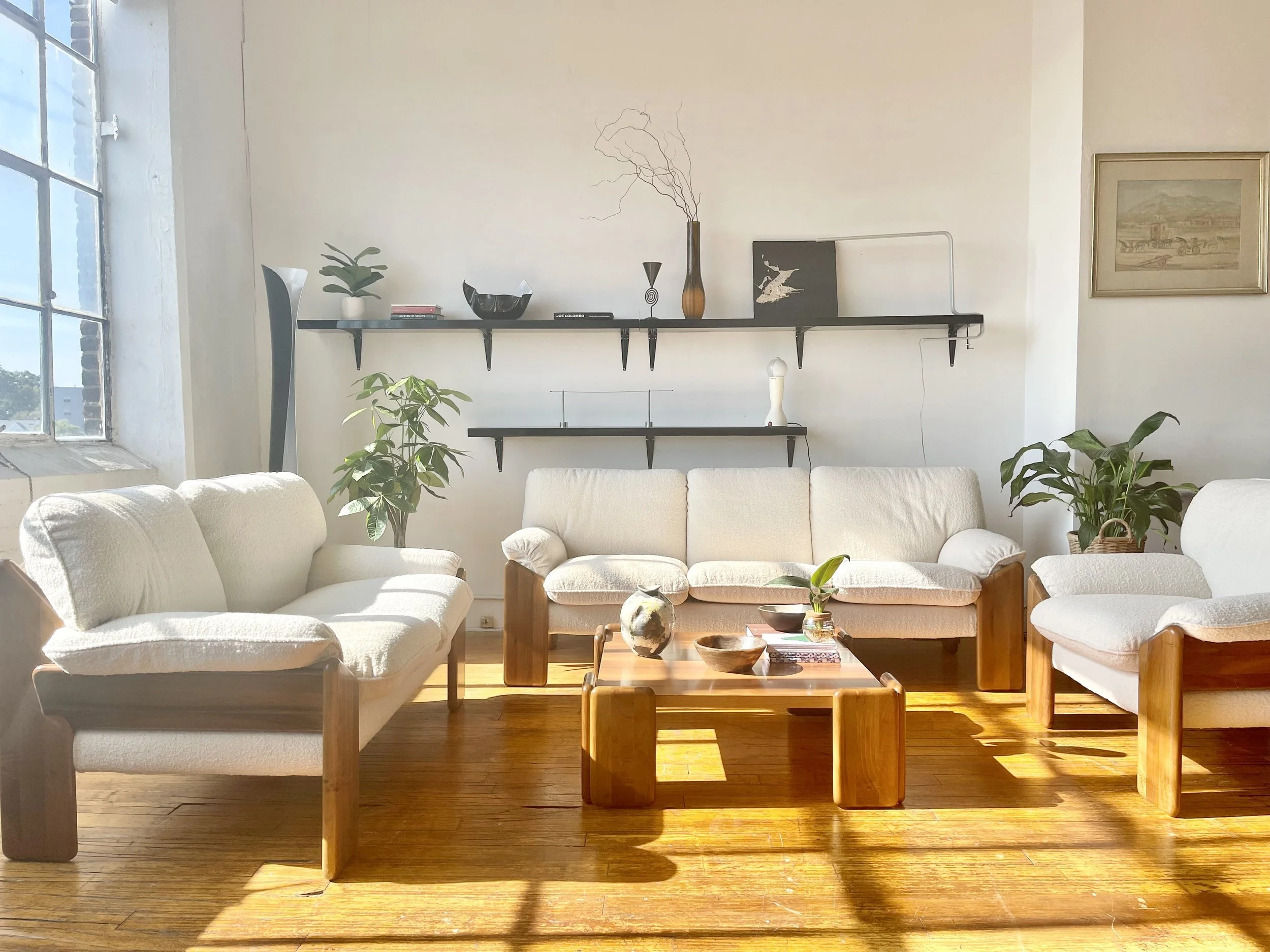 Vintage Italian Sofas White Boucle 4804 whole front view