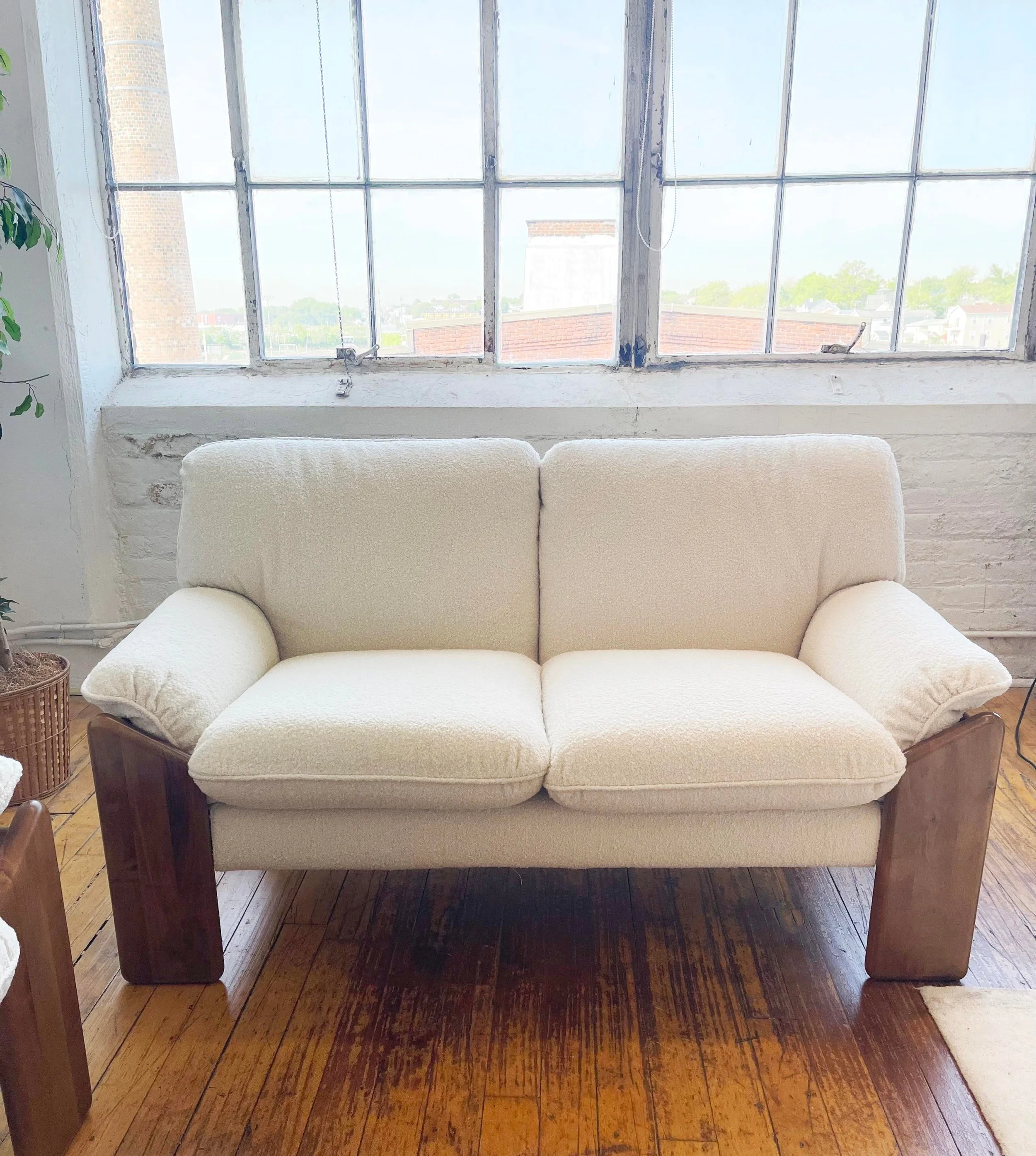 Italian Vintage Sofa Mid Century White Boucle 6067 sofa front view