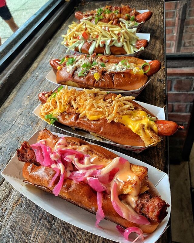 Line up your favorite #DYCKMANDOGS HOT DOGS! 🌭🌭🌭
Order ONLINE for PICK UP &amp; DELIVERY via @GRUBHUB &amp; @SEAMLESS‼️
📍:&nbsp;@dyckmandogs
🏙: Washington Heights, NYC
👇🏼 TAG YOUR FRIENDS! 👇🏼