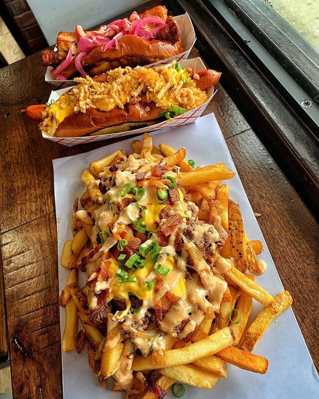 #HumpDay vibes. 🍟🌭
#DYCKMANDOGS
Order ONLINE for PICK UP &amp; DELIVERY via @GRUBHUB &amp; @SEAMLESS‼️
📍:&nbsp;@dyckmandogs
🏙: Washington Heights, NYC
👇🏼 TAG YOUR FRIENDS! 👇🏼