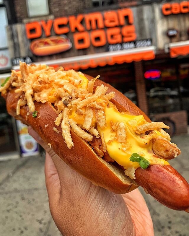 Come pick up our TEXAS DOG! 🔥
🌭 Grilled All-natural Beef dog with homemade chili, melted cheese, fried onions, and scallions on a buttered toasted brioche bun.
Order ONLINE for PICK UP &amp; DELIVERY via @GRUBHUB &amp; @SEAMLESS‼️
📍:&nbsp;@dyckman
