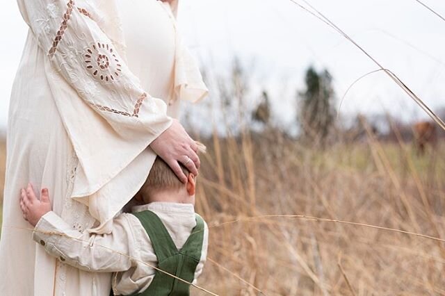 Children don&rsquo;t always love having their photograph taken, which makes capturing precious natural moments like this feel super special.
.
.
.
.
. . ⠀⠀⠀⠀⠀⠀⠀⠀⠀
#portraitphotography #maternityphotos #mamatobe #lancastermaternity #lancasterportriats