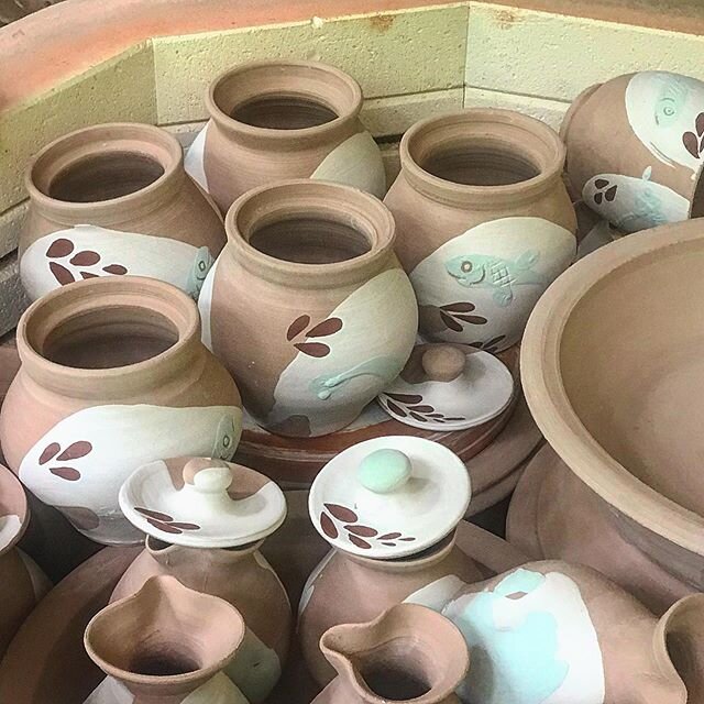 Loading a bisque today. Hope to get all these and more fired in the wood kiln mid June...
Soon I will have an online store- chipping away at the new website.
Have a good weekend :)
# okeefepottery
#ncsaltglaze
#quarantinepots