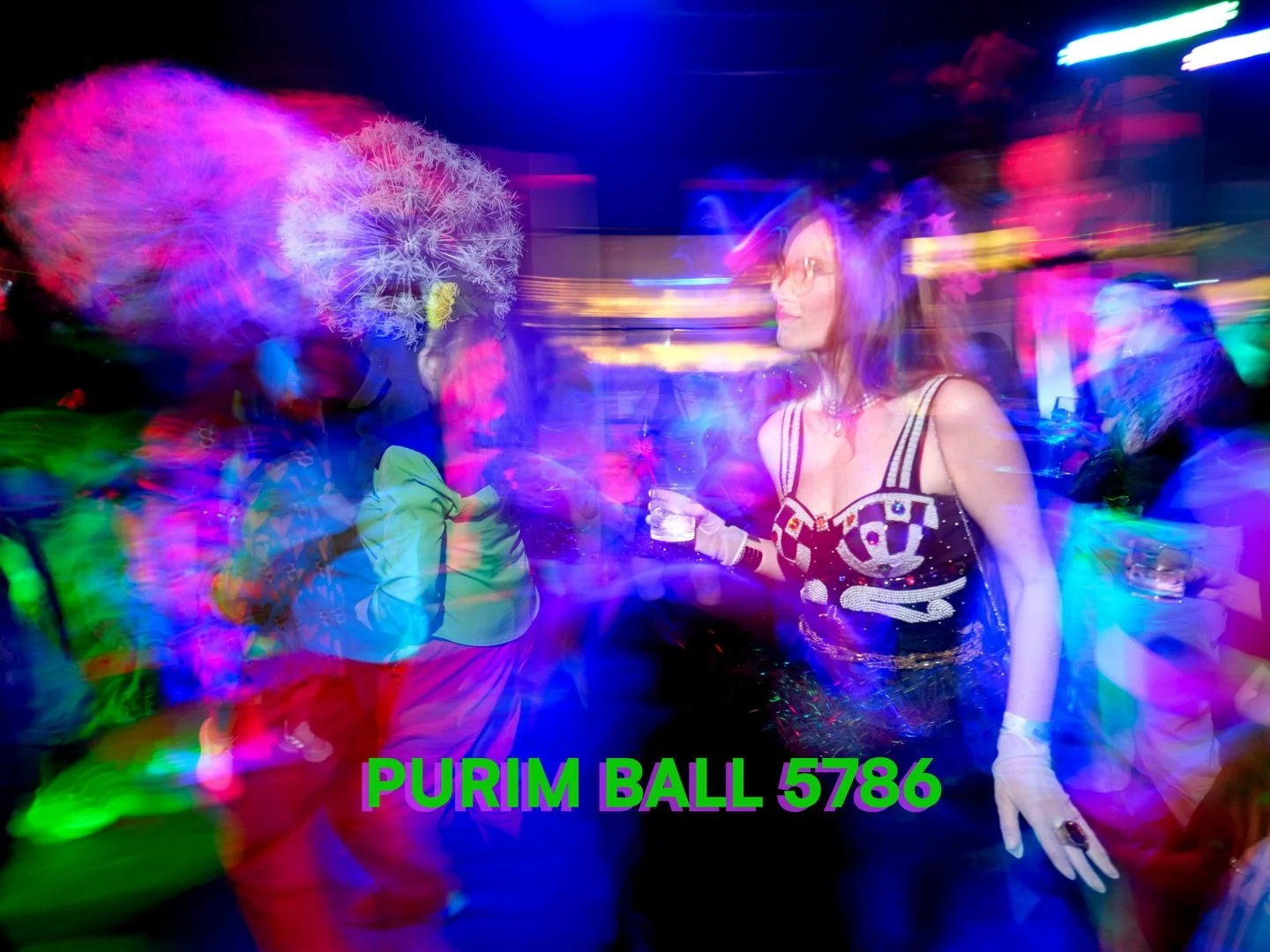 Zanim na dobre zamienimy hamantasze na macę, zatrzymajmy się na chwilę przy wspomnieniach z tegorocznych obchod&oacute;w Purim. A działo się u nas wyjątkowo dużo! 💥

Nasze świętowanie zaczęliśmy tw&oacute;rczo od warsztat&oacute;w grupy kobiecej Ros