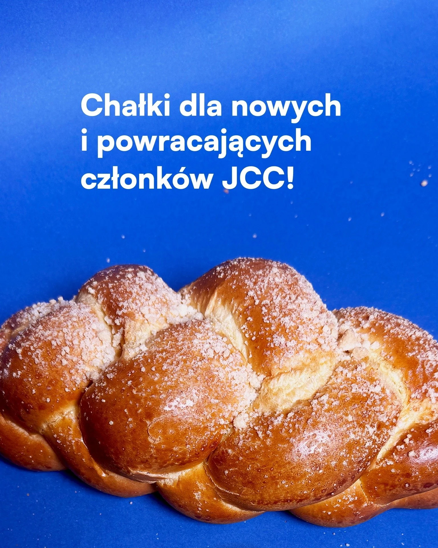 💙 Mamy dla Was czerwcową niespodziankę! Każda osoba, kt&oacute;ra w czerwcu rozpocznie lub przedłuży członkostwo w JCC Warszawa, otrzyma od nas prezent w postaci zestawu koszernych, domowych chałek na wybrany szabat: 12, 19 lub 26 czerwca. ✨ 

Bo ni