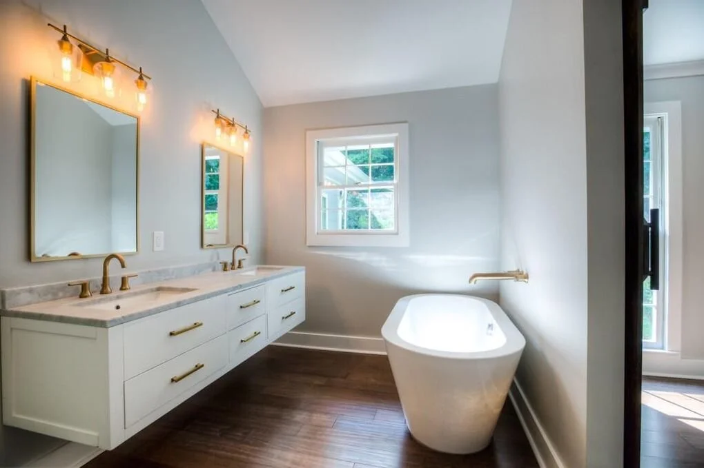 oakmasterbath.jpg