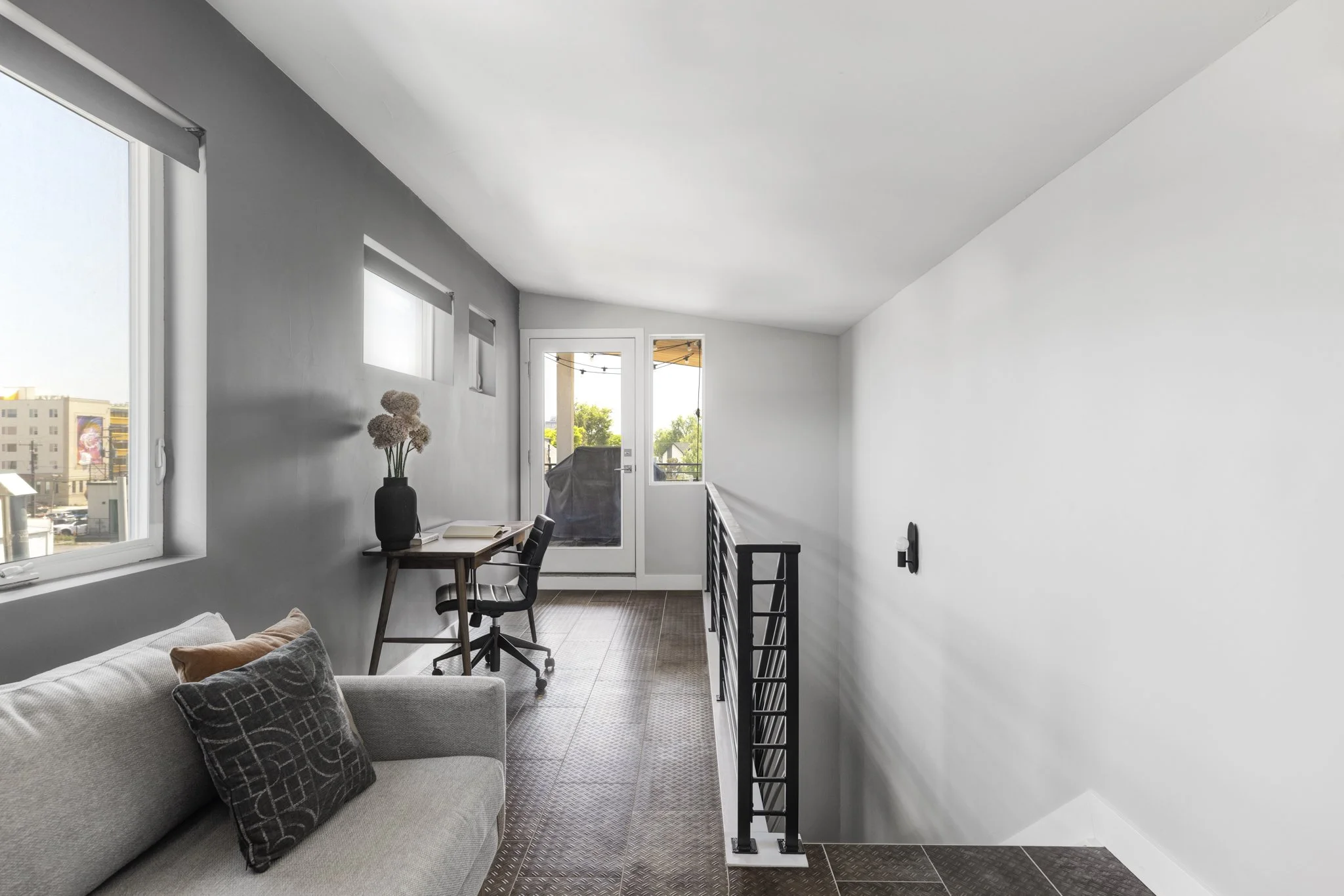 RaeScott_S_1457 Yates St_web-23.jpg