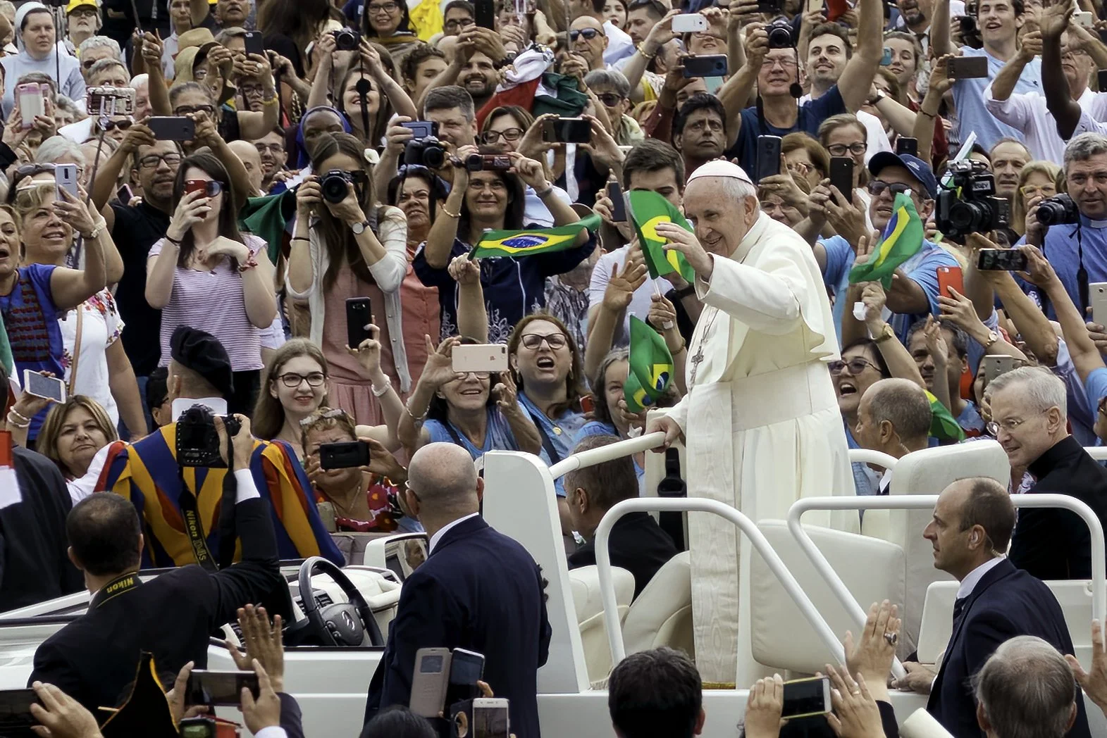 EXHIBIT_POPE with audience_Vatican CityVatican City_DSC1836-Edit-Edit-Edit-Edit-Edit copy.jpg