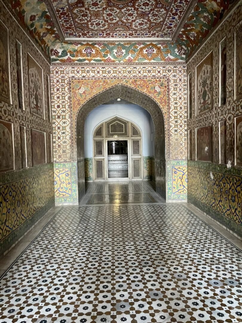 Jahangirs-tomb-scaled.jpeg