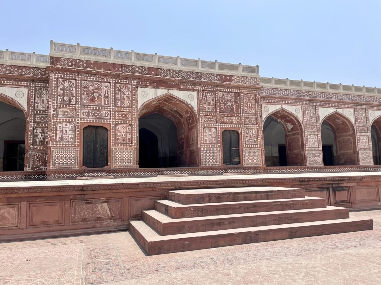 Jahangirs-tomb1-scaled.jpeg