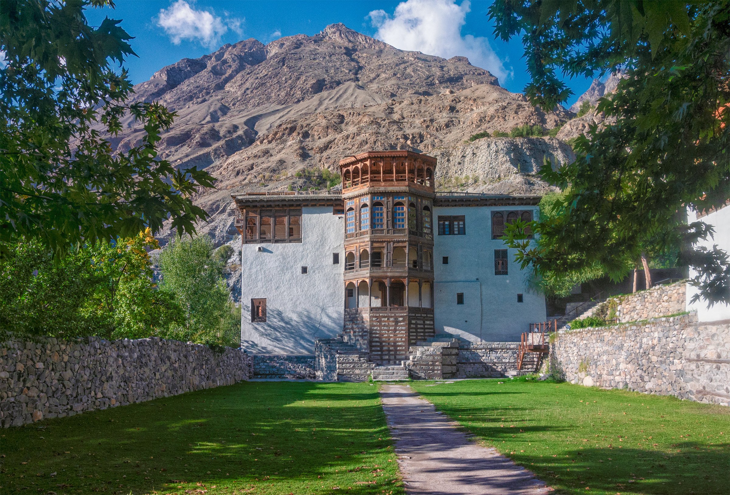 Palace to Fort Trek via Thalley La