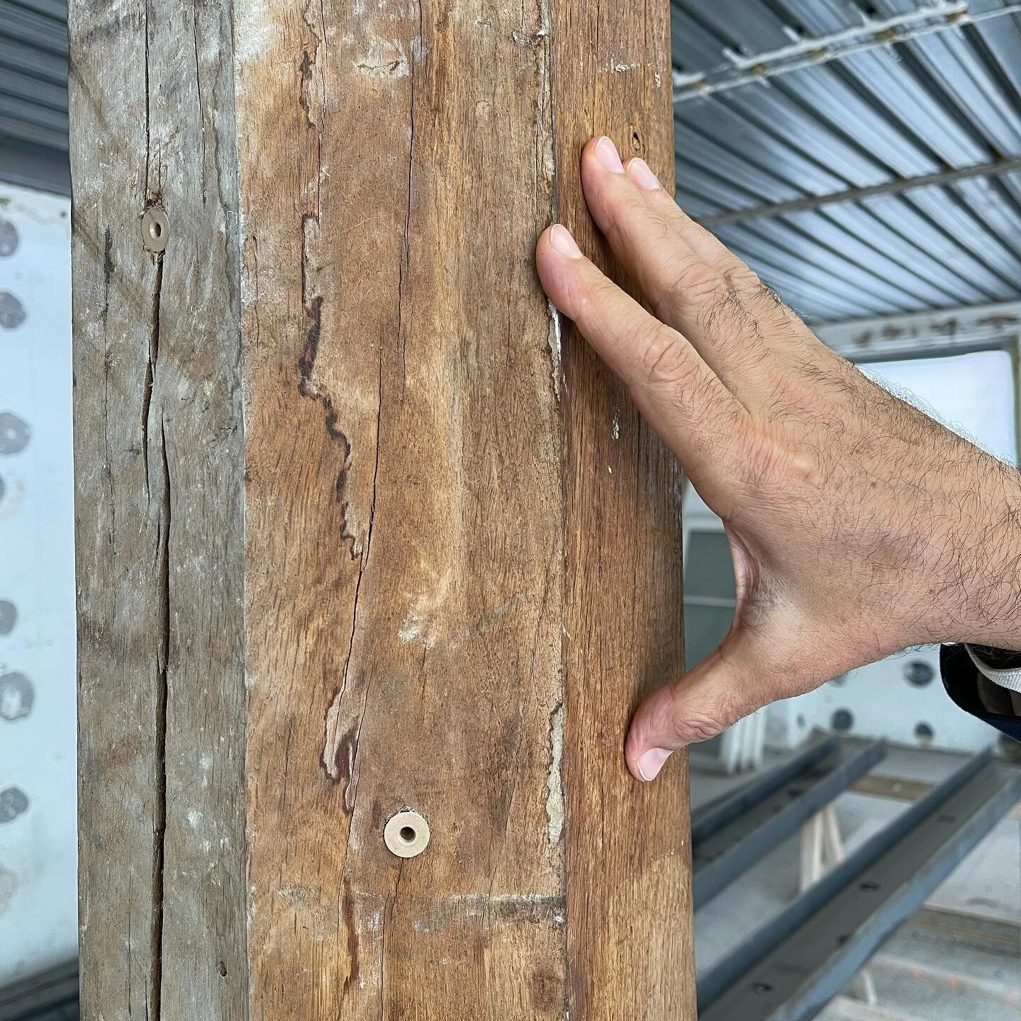 Visite de chantier du prochain #h&ocirc;tel parisien rue de Saintonge enti&egrave;rement imagin&eacute; par #fabriceausset.
.
.
.
.
#h&ocirc;tel #hotel #architecture #materiaux #materials #nature #wood #patrimoine @fabrice.ausset