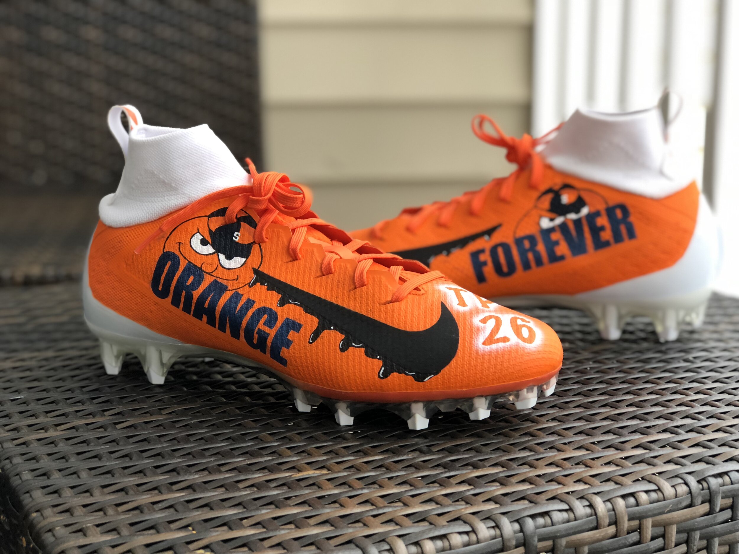 🧊 🥶 *Inspired by, not associated with LV #cleats #customcleats #foo