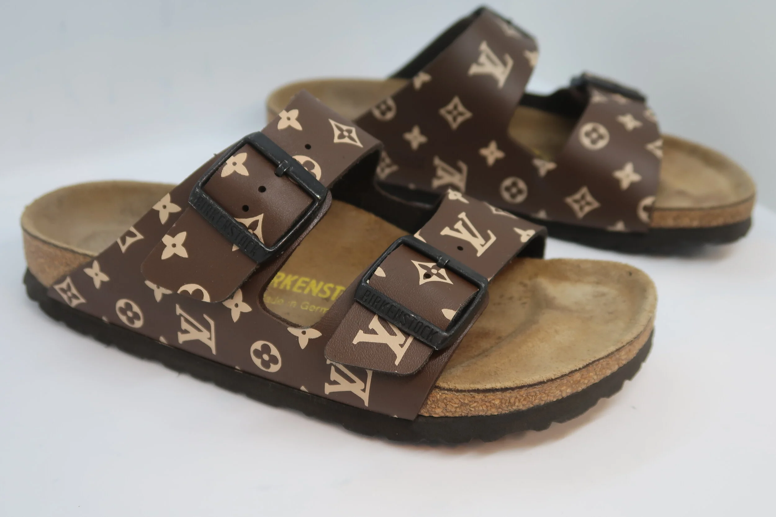 LV Birkenstock custom 🎨 #ZitHappens #WorthTheWait #louisvuitton #birk