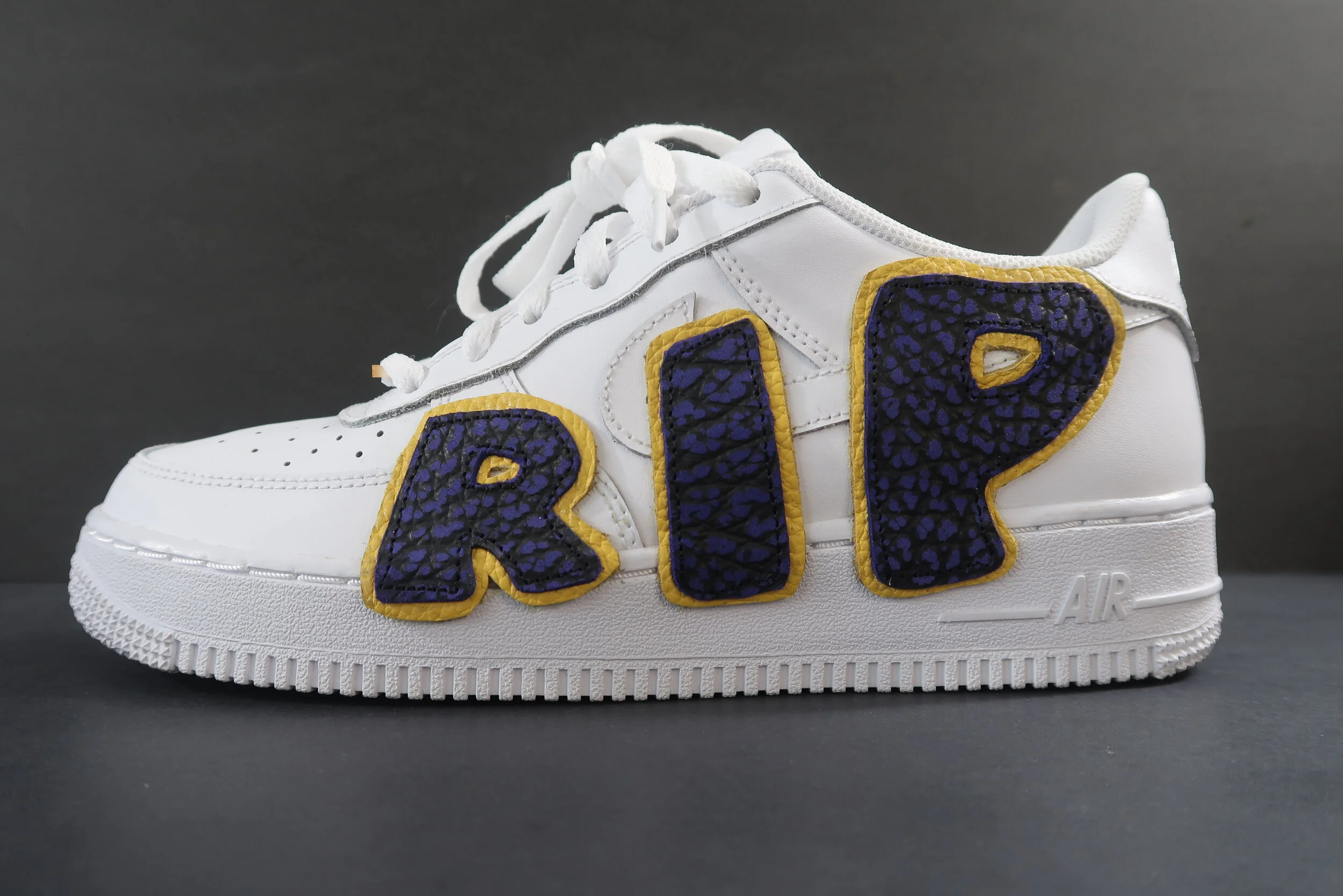 CUSTOM RIP KOBE AF1S SIZE 10.5 Homage to Kobe Air Force 1 main image 3