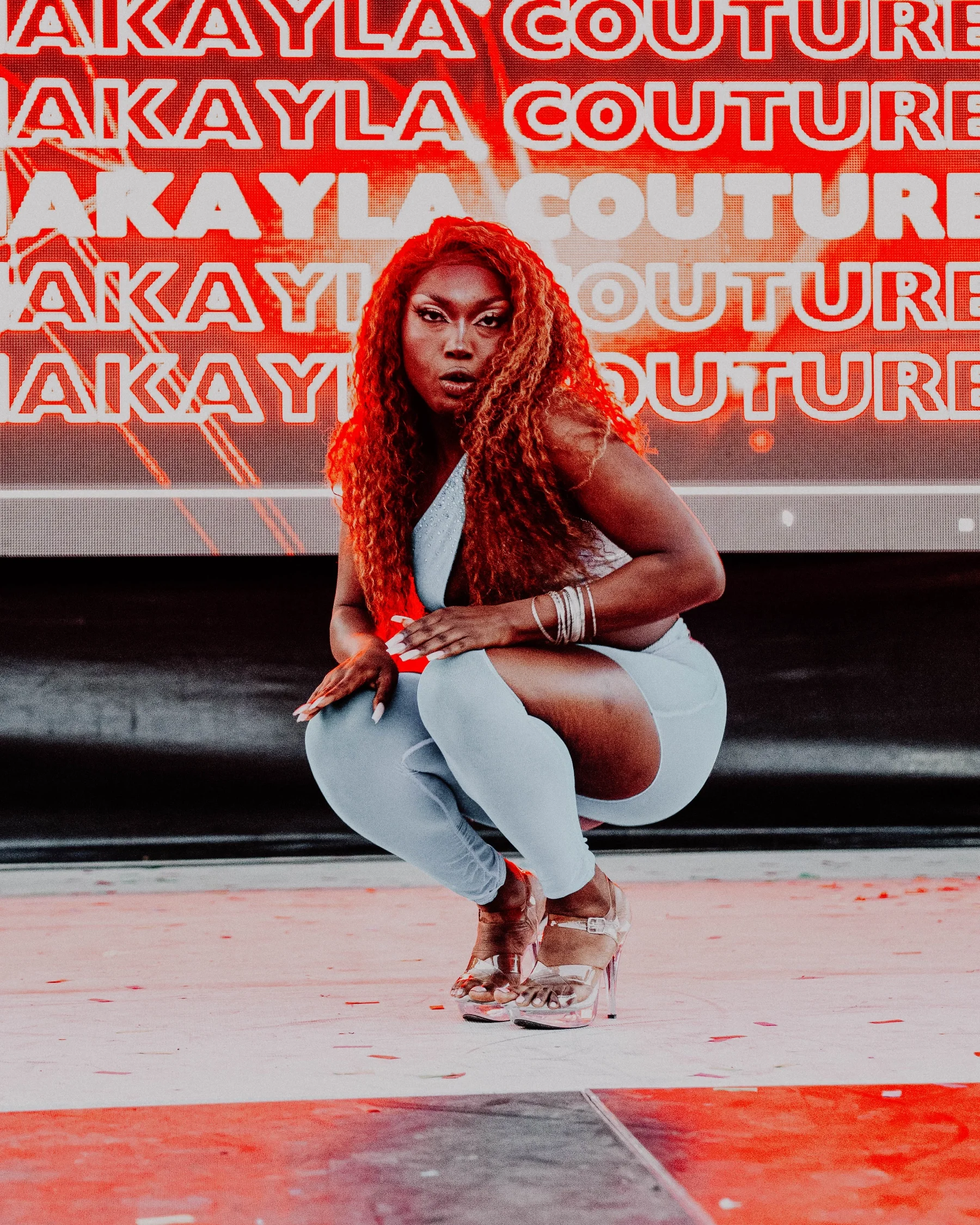 Akayla Couture performing