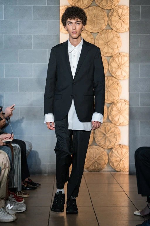 Deveaux_Runway_-_SS_2018-2.jpg
