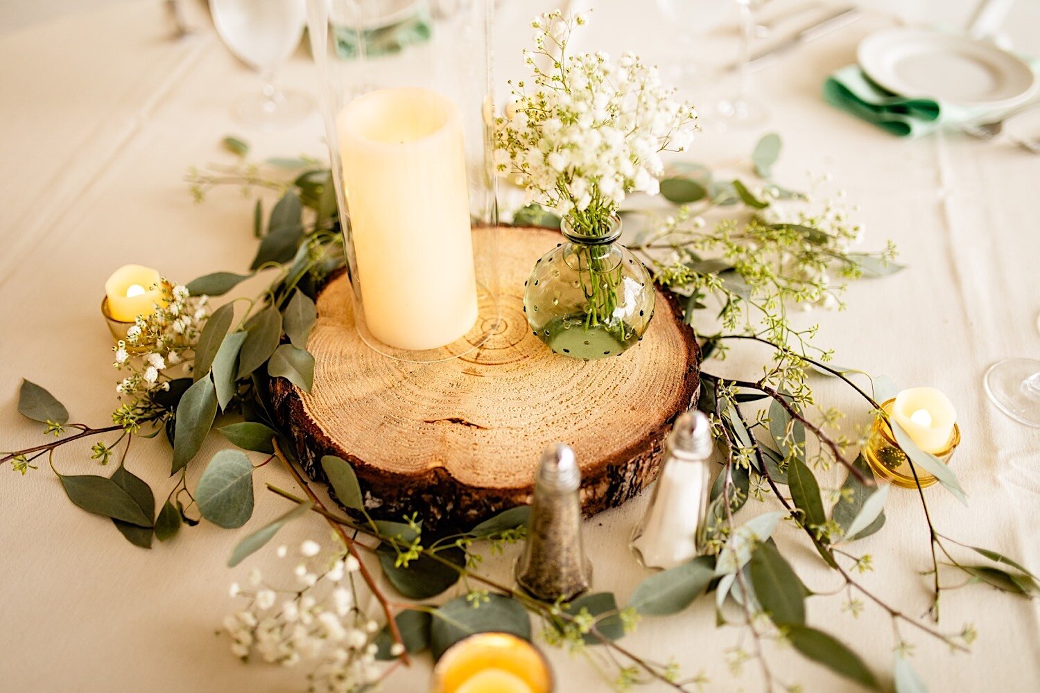  Wood round centerpieces, Simple centerpieces, Catholic Colorado Wedding Ceremony at Saint Francis of Assisi and Reception at Arrowhead Golf Club, Colorado Wedding Planner, Colorado Wedding Planning, Colorado Wedding, Denver Wedding, Wedding Inspirat