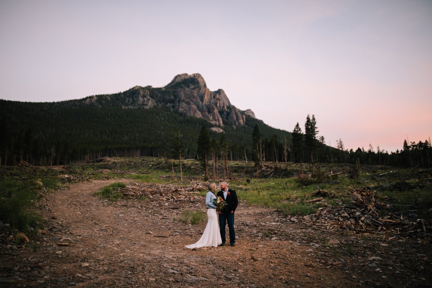  Estes Park Wedding Planner, Cheley Lodge and Grove, Cheley Colorado Camps, Colorado Wedding, Colorado Elopement, Wedding Planning, Wedding Inspiration, Wedding ideas, Elopement Planning, Elopement Inspiration, Elopement ideas, Small Wedding, Intimat