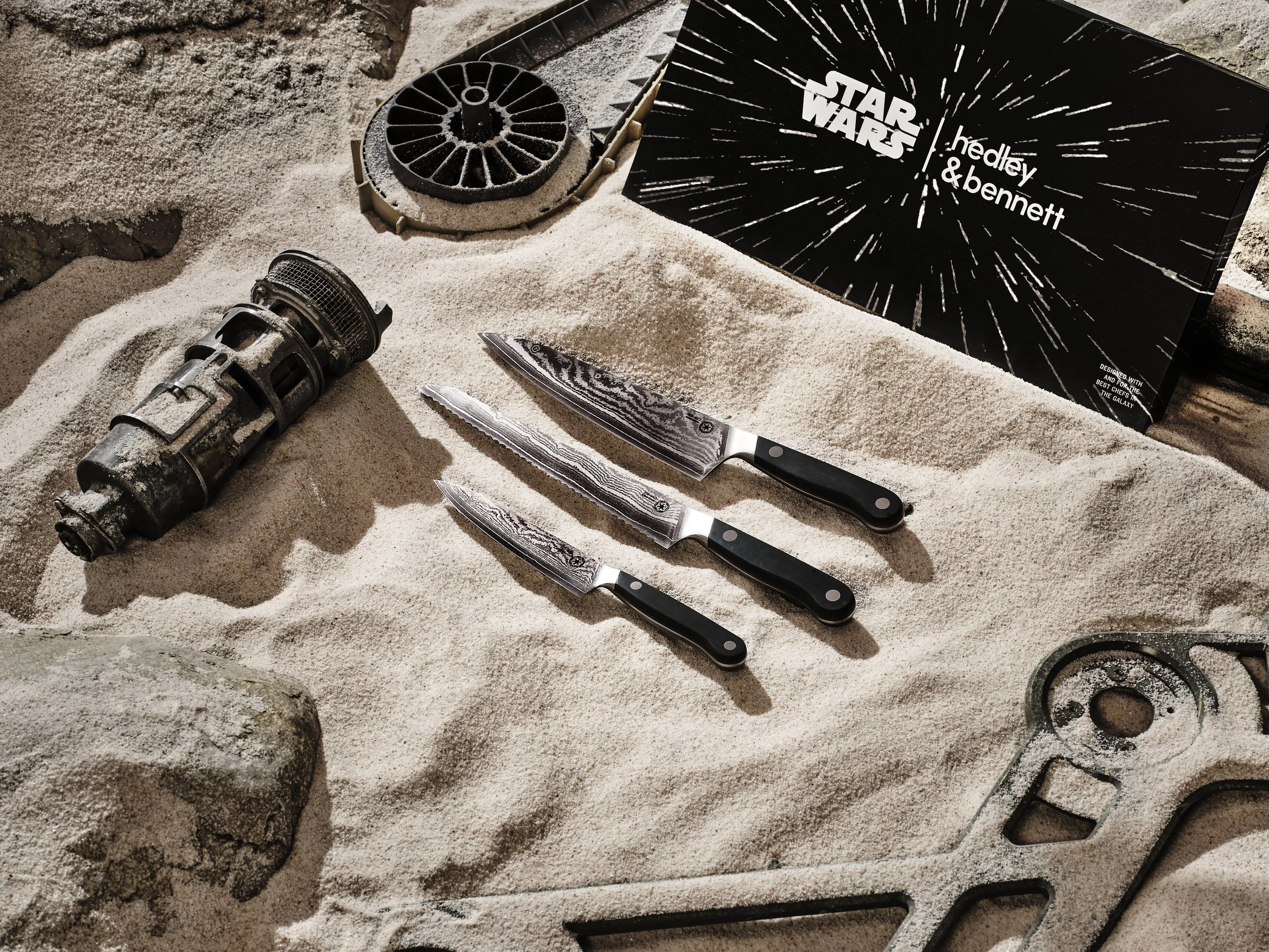 Web 3200px_ShelbyMoore_StarWars_BeskarKnives_KnifeSet_Packaging_1952 3.jpg