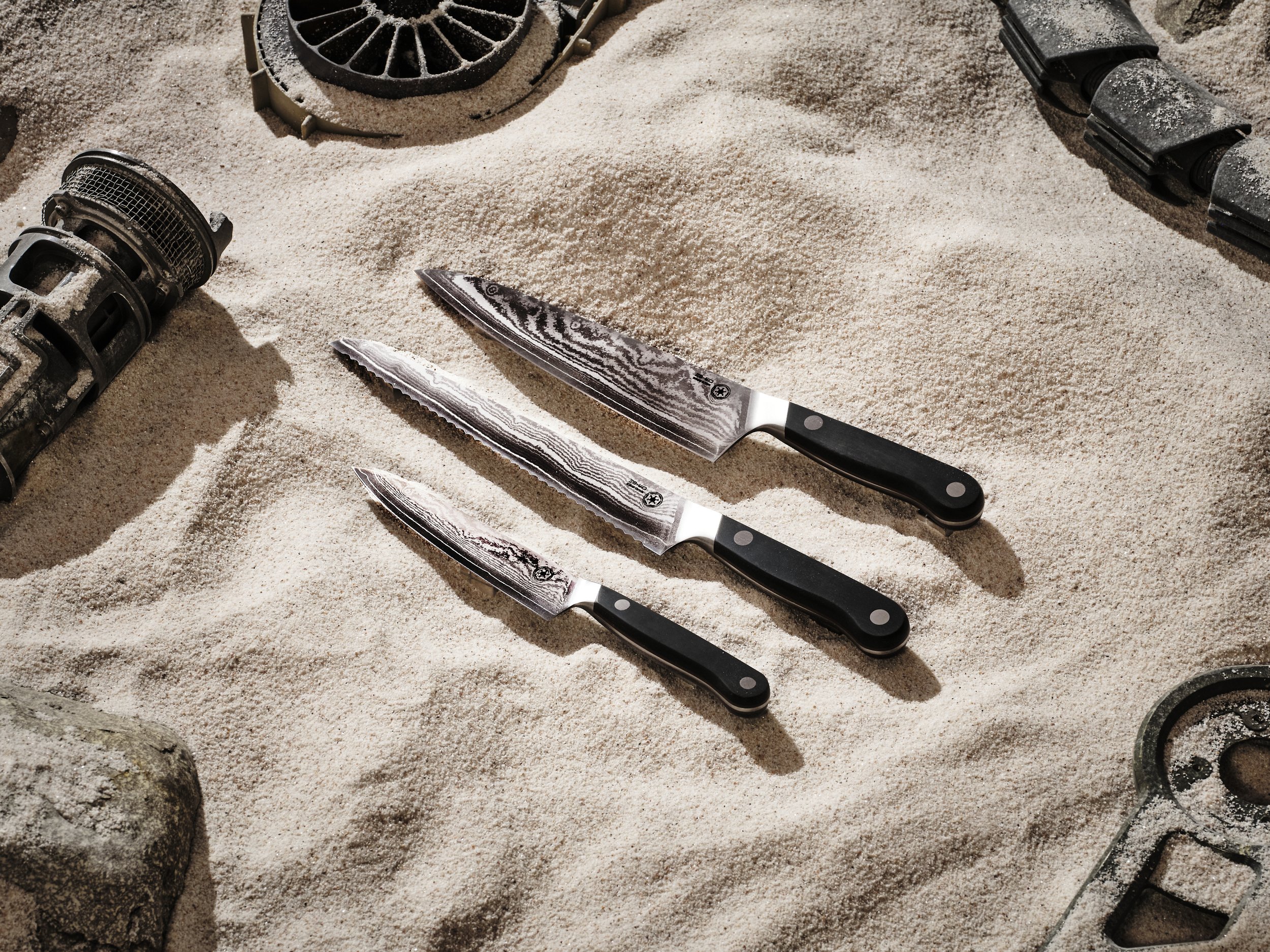 Web 3200px_ShelbyMoore_StarWars_BeskarKnives_KnifeSet_Sand_1961 1.jpg