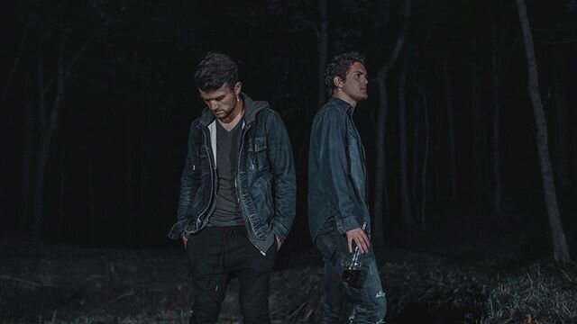 Finally putting some faces to the people of Shale Hollow. This is @ashalexanderyoung and his younger brother #lukesmithyyoung We will be introducing you all to more and more people of the town here soon!
.
.
.
.
#knowingshalehollow #ksh #shalehollow