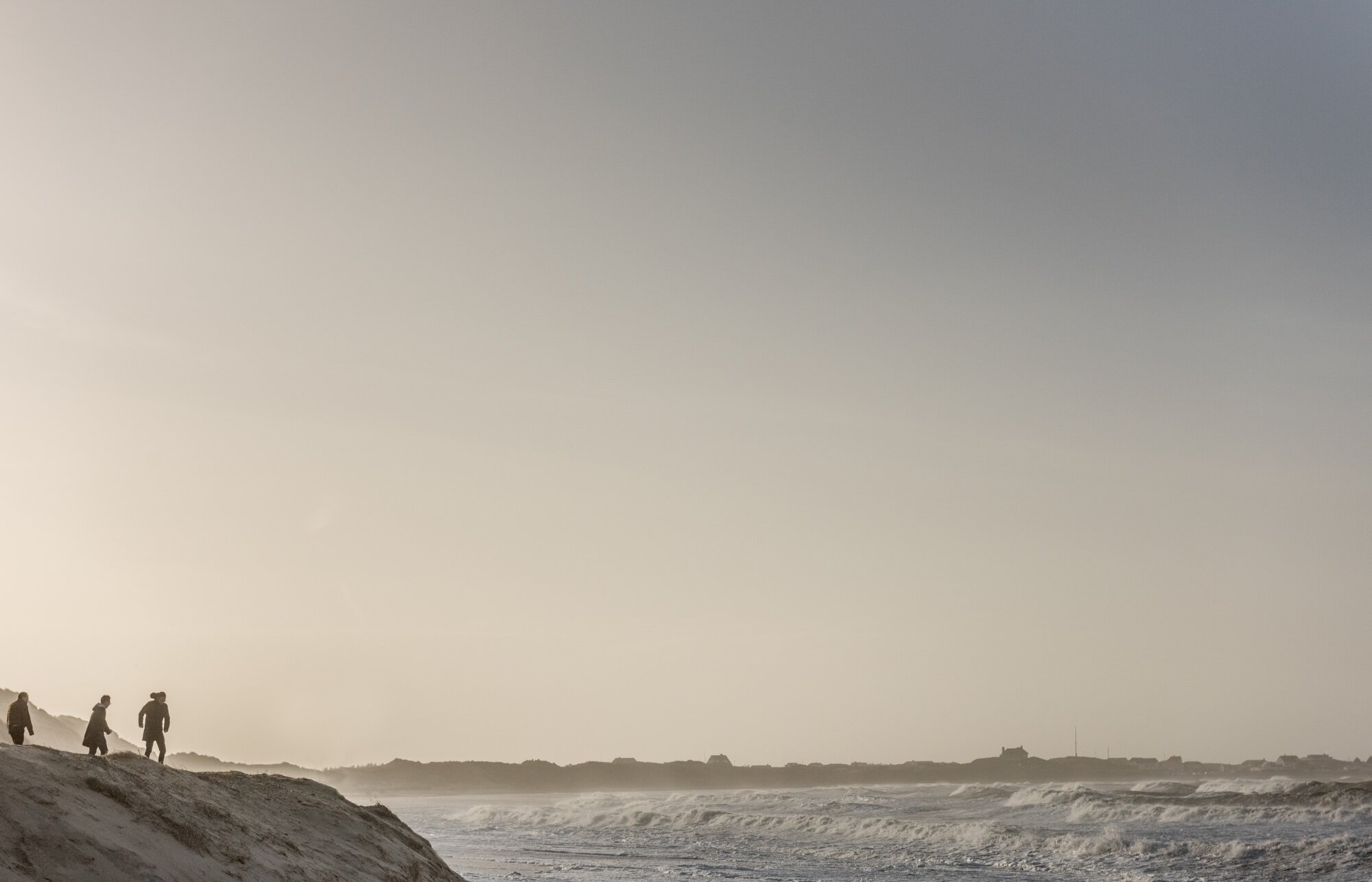 People_on_the_beach_near_Klitmøller_original.jpg