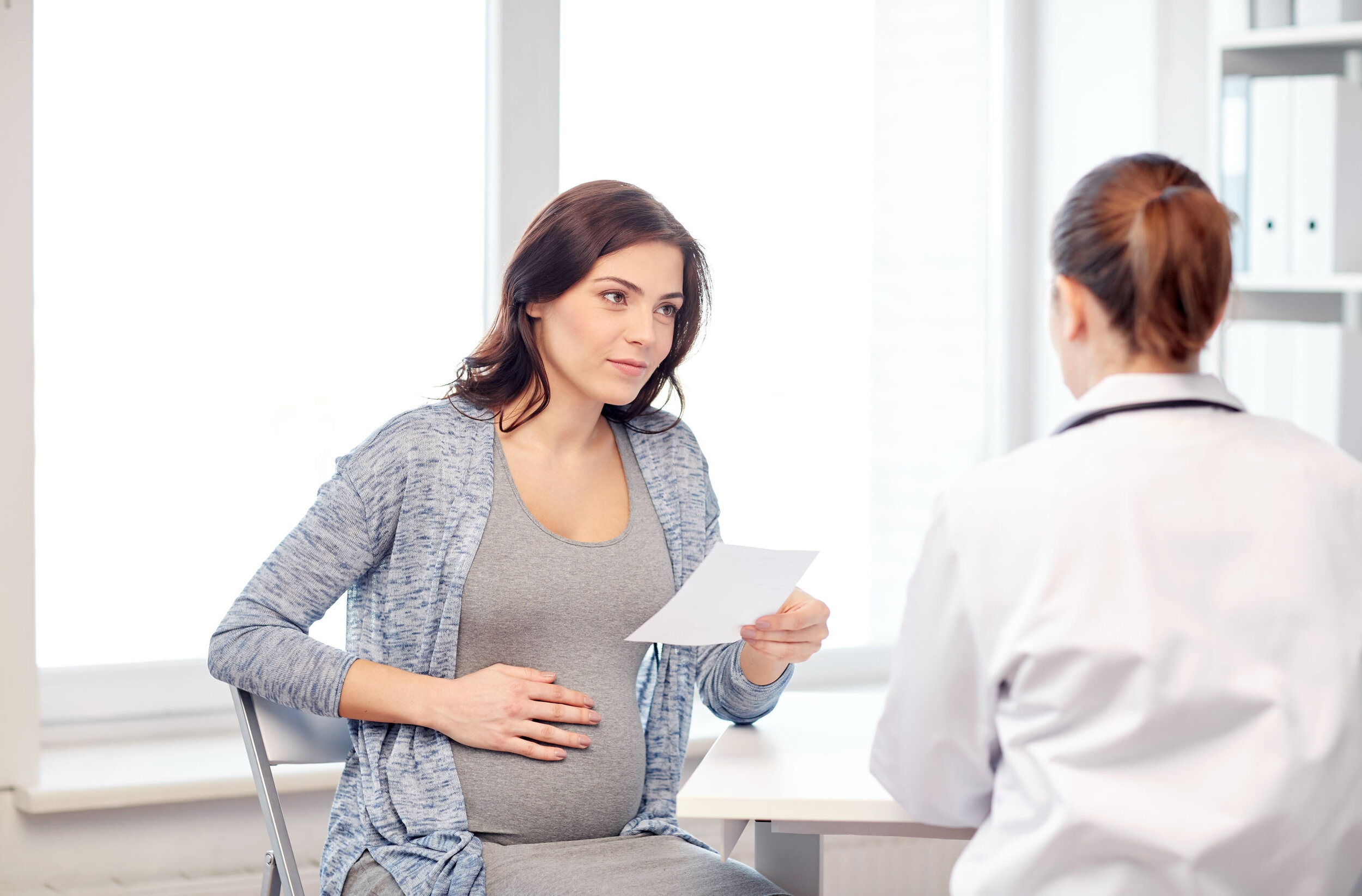 Беременной жена гинекологе
