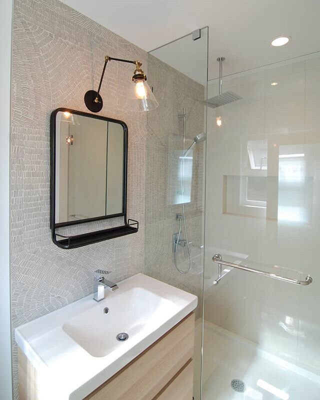 #tbt it's lovely to post a picture from our archive of bathrooms. This tiny ensuite was finished 3 plus years ago but still very current and timeless . .
.

#projectlove #vancouver #interiordesign #architecture #construction #homebuilder #homedecor #