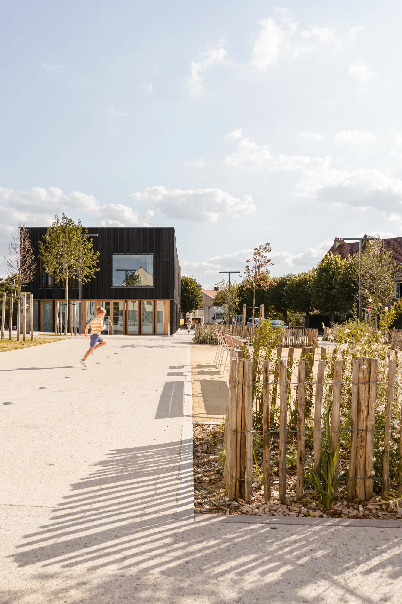  Centre Culturel de la ville de Presles réalisé par l’agence  MAAJ Architectes  