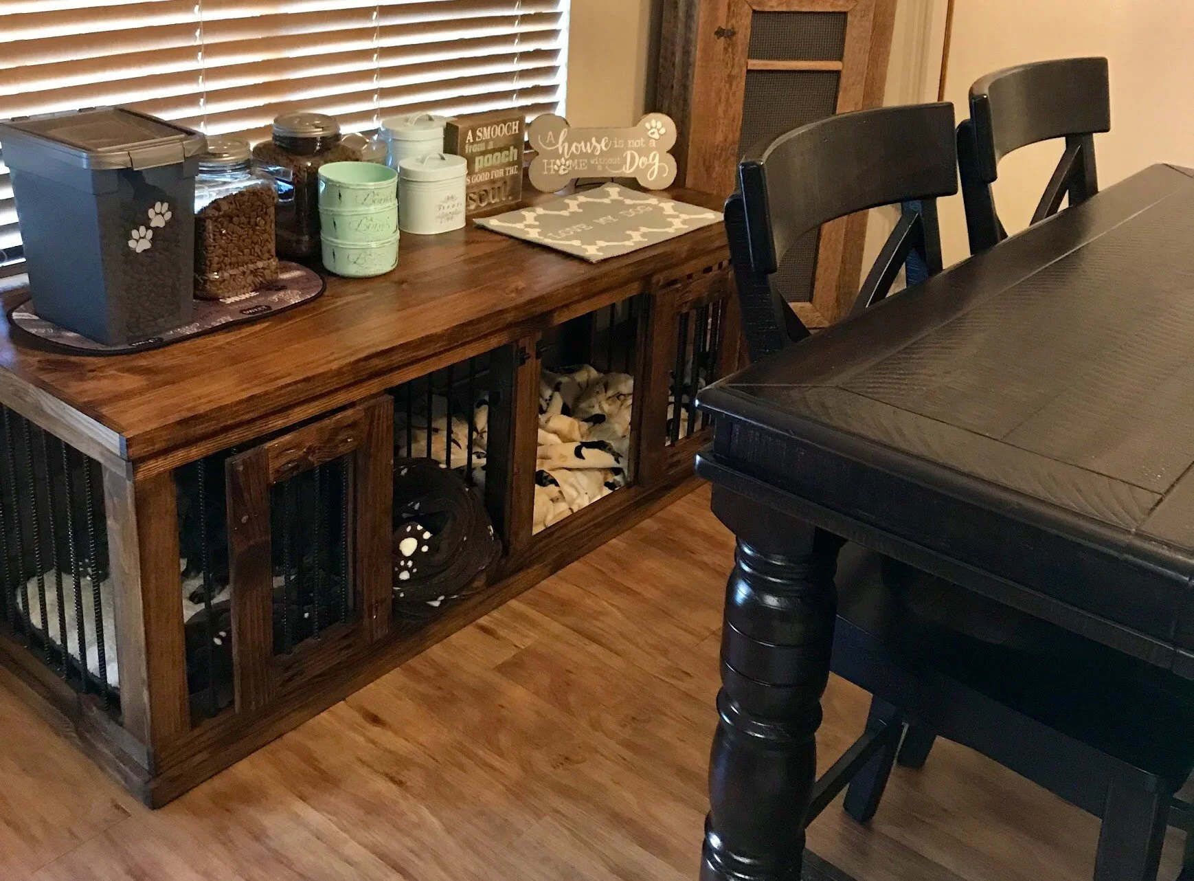 wooden double dog kennel