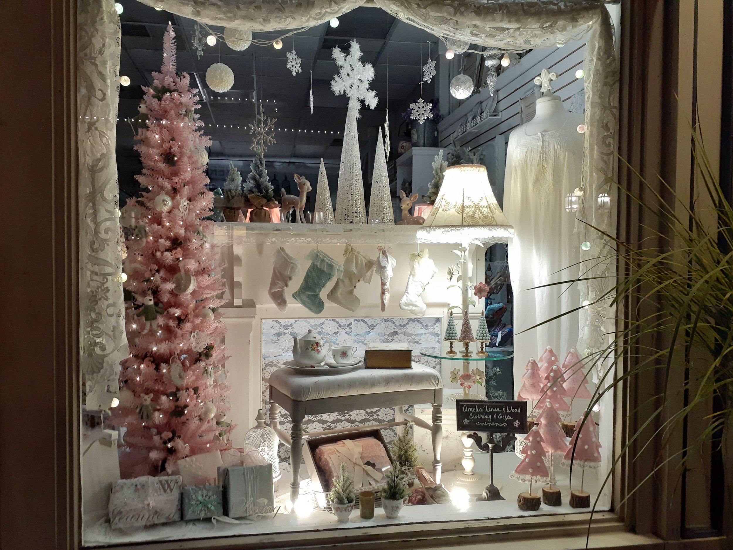 Amelia Linen-317A Centre St.jpg