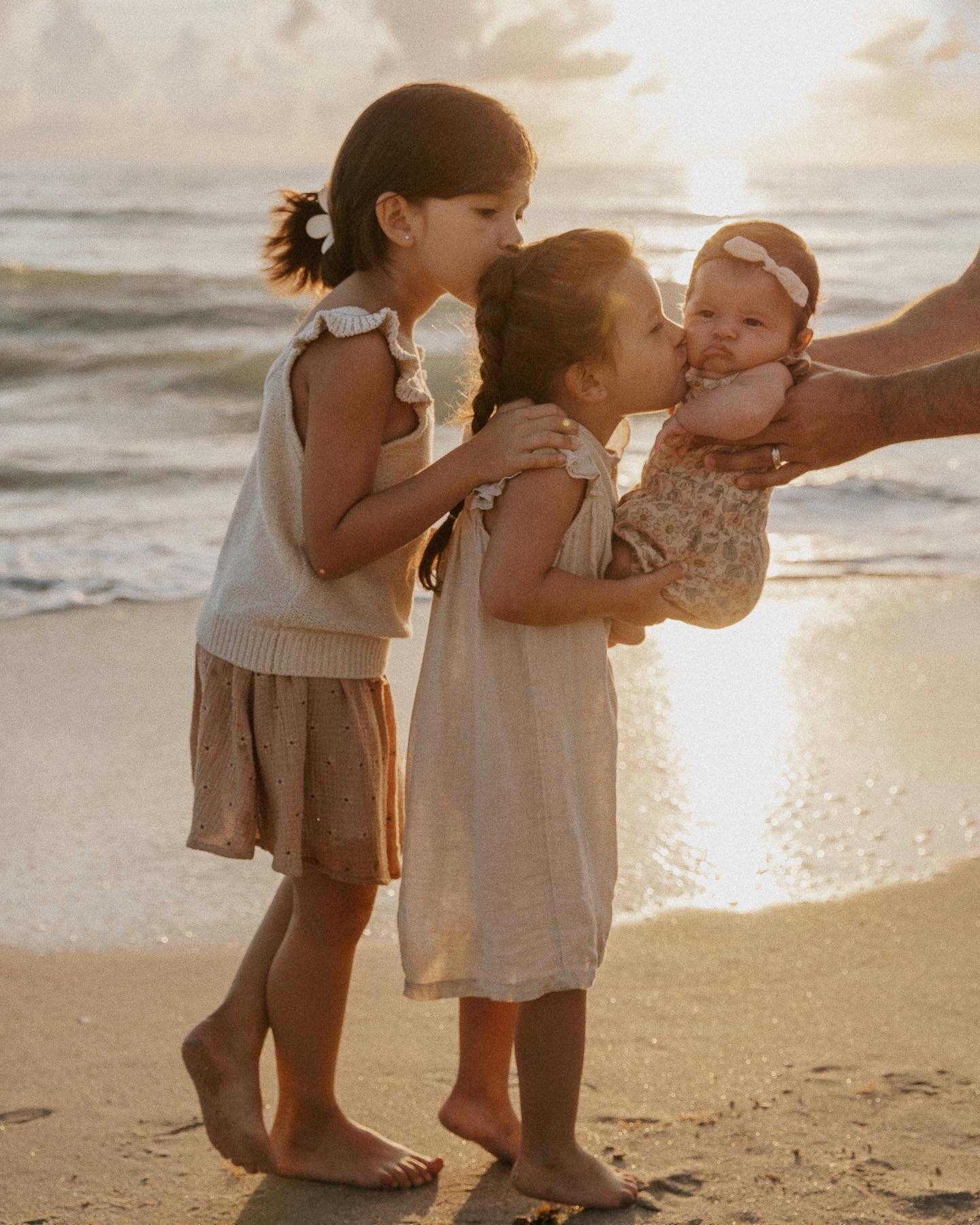 our favorite little trio🌼 luna, elodie + isla🫶🏼 some sweet snaps from our weekend away at vero beach!!