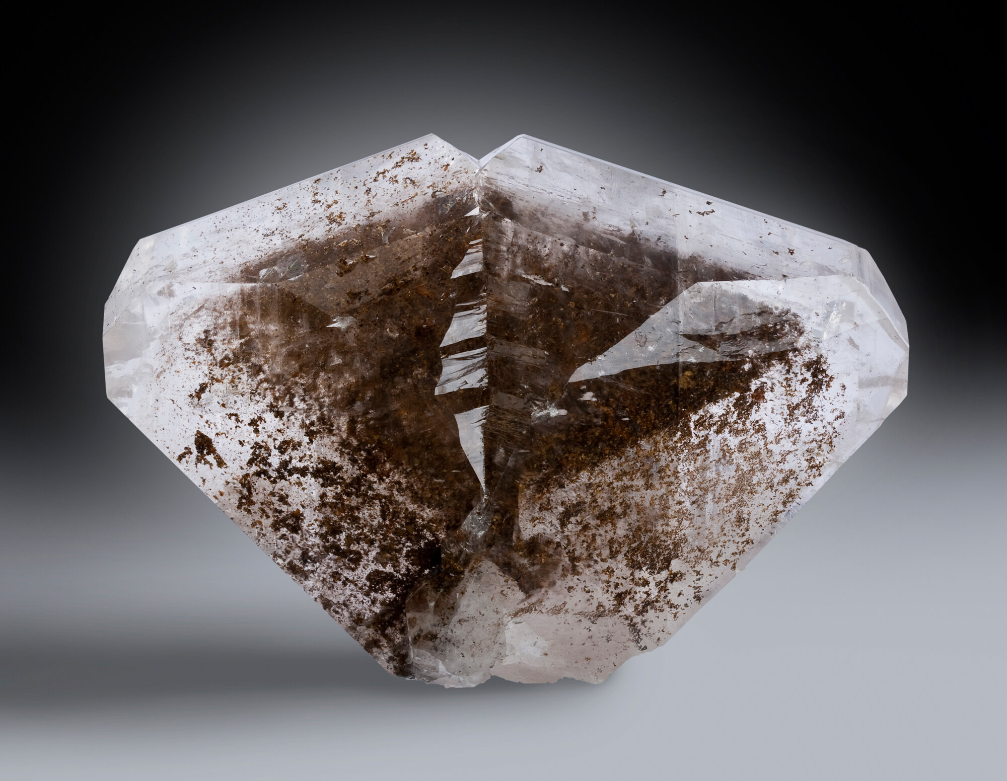  Calcite 'heart twin,' Babu District, Hezhou Prefecture, Guangxi Zhuang A.R., China - 26cm 